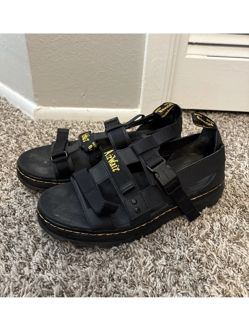 Dr. Martens Pearson Sandals Men's Size 12 Black Fisherman AirWair Strap Platform